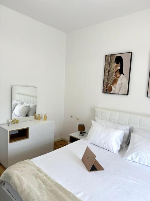 Sol Apartments - 2 Bedrooms Shkodër Buitenkant foto