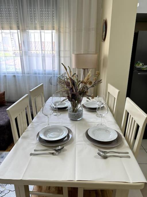 Sol Apartments - 2 Bedrooms Shkodër Buitenkant foto